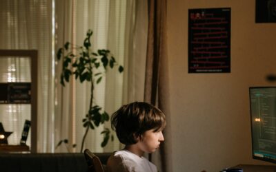 Charla-Coloquio sobre prevención de conductas ilegales de menores en la red