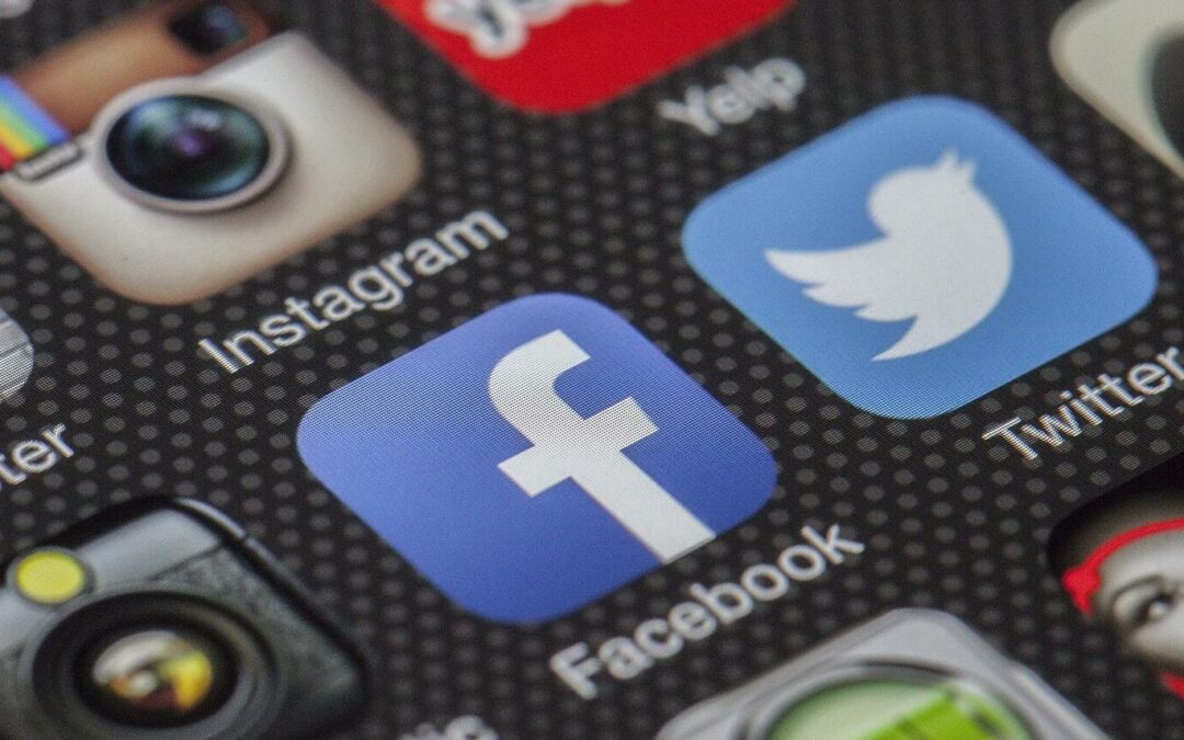 Charla uso seguro redes sociales